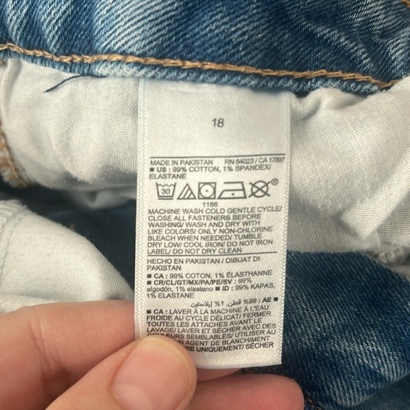 Old Navy women’s  distressed high rise O.G. Loose jeans size 18 . - Picture 8 of 8